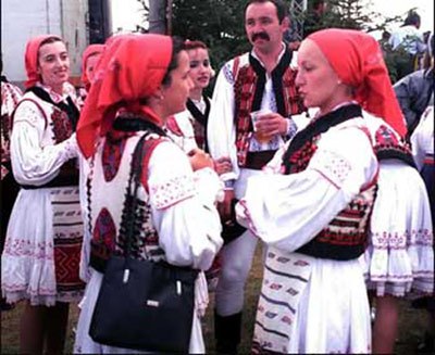 姑娘集上将要演出的姑娘 姑娘集上将要演出的姑娘