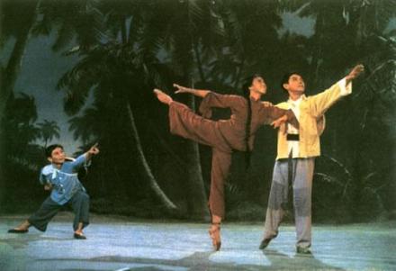 《白毛女》剧照 《白毛女》剧照