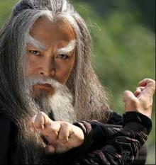 殷天正影视形象 殷天正影视形象