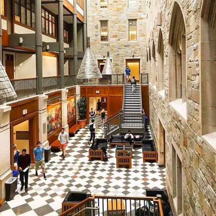 FULTON HALL 教学楼内部风格 FULTON HALL 教学楼内部风格