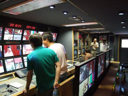 内蒙古台高清电视转播车内正在录播 内蒙古台高清电视转播车内正在录播