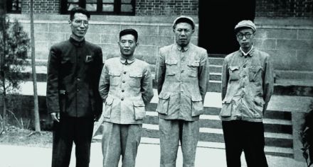 胡耀邦同志视察川北大学 胡耀邦同志视察川北大学