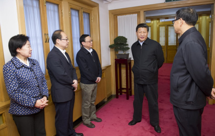 习近平会见赴中央政治局授课的历史所研究员 习近平会见赴中央政治局授课的历史所研究员