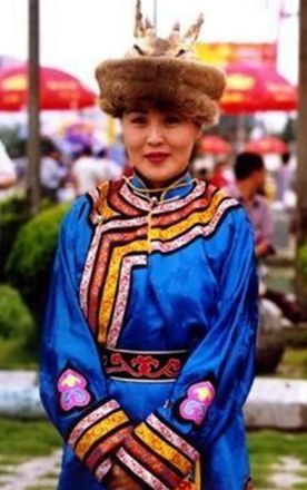 鄂伦春族服饰