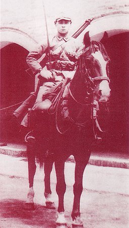 腰系布弹带,马脖束颈弹带,背四四骑步枪 腰系布弹带,马脖束颈弹带,背四四骑步枪