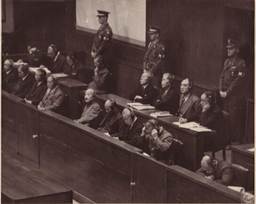 日本战犯们在远东国际军事法庭上