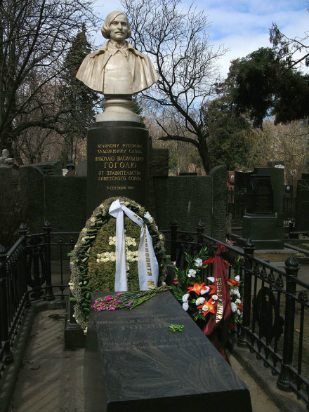 果戈理之墓 果戈理之墓