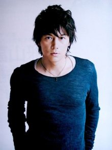 福山雅治时尚写真照 福山雅治时尚写真照