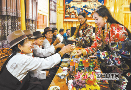 甘南合作知哈玛村群众欢度新年 甘南合作知哈玛村群众欢度新年