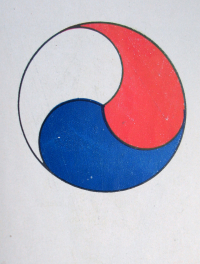 校色“红白蓝”分别代表感情、人格和学识
校色“红白蓝”分别代表感情、人格和学识