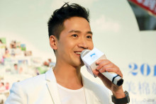 何晟铭现身沈阳出席活动