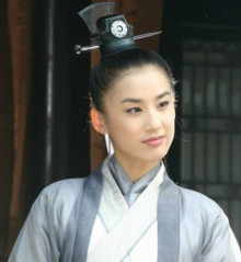 女扮男装 女扮男装