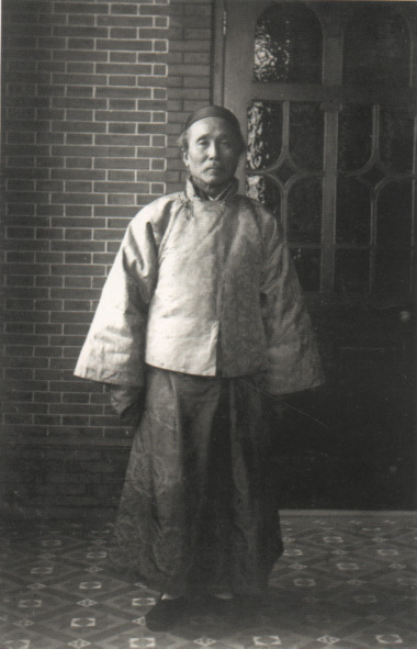 伍廷芳立像
伍廷芳立像