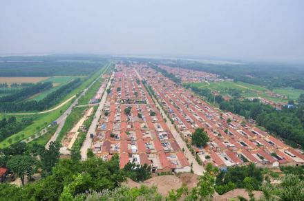 鹊山脚下的黄河冲积平原 鹊山脚下的黄河冲积平原
