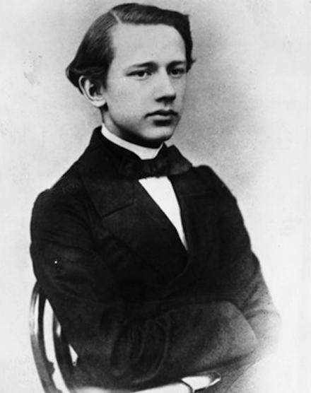 在莫斯科念书时的柴可夫斯基,1863年 在莫斯科念书时的柴可夫斯基,1863年