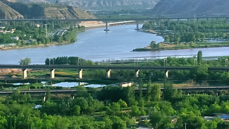 湟水西固区达川乡江入黄河处