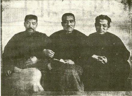 张宗昌(中)与褚玉璞(左)、张学良(右) 张宗昌(中)与褚玉璞(左)、张学良(右)