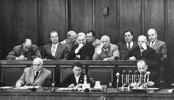 1953年的中央主席团（后排右四为赫鲁晓夫）