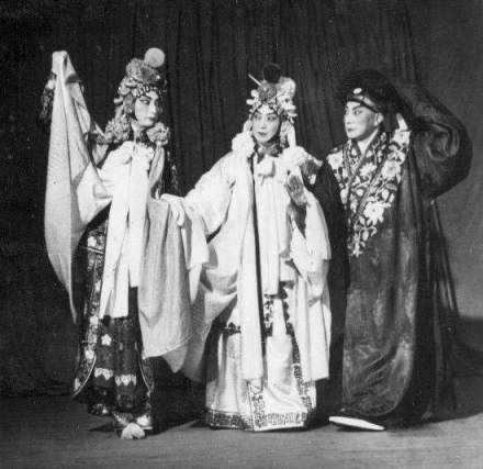 俞振飞与梅兰芳、梅葆玖合演《断桥》 俞振飞与梅兰芳、梅葆玖合演《断桥》