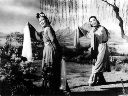 严凤英、王少舫主演黄梅戏电影《天仙配》 严凤英、王少舫主演黄梅戏电影《天仙配》