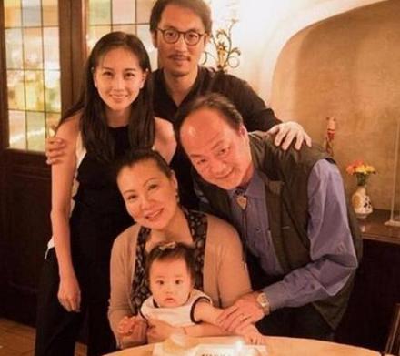 狄龙一家人 狄龙一家人