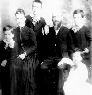 司徒雷登少年时与全家的合影 司徒雷登少年时与全家的合影