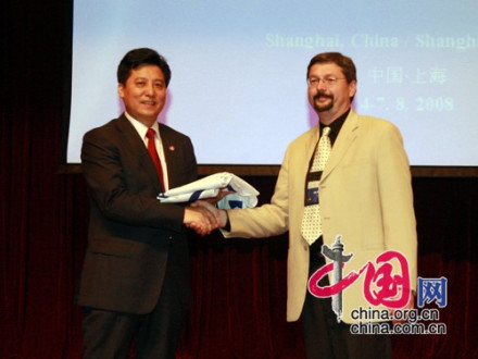 国际翻译家联盟与中国专家合作 国际翻译家联盟与中国专家合作