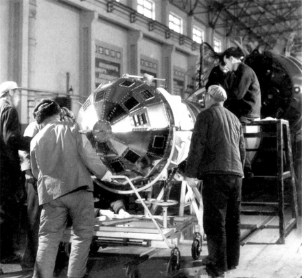 1971年,钱学森组织完成了“实践一号”卫星发射试验 1971年,钱学森组织完成了“实践一号”卫星发射试验