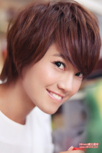 2012秋朱丹最新短发清爽写真