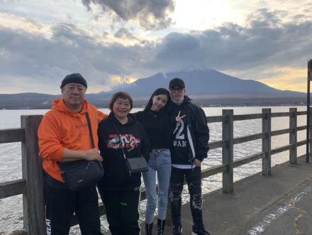 潘玮柏晒全家合照 潘玮柏晒全家合照