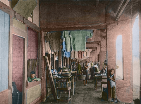 1895年，在台北西门街道两侧骑楼上均建造屋檐的传统闽南商店