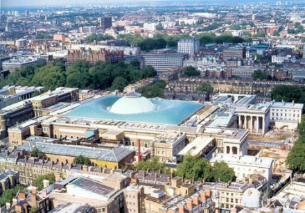 远眺英国国家博物馆 远眺英国国家博物馆