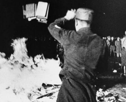 纳粹分子的“焚书” 纳粹分子的“焚书”