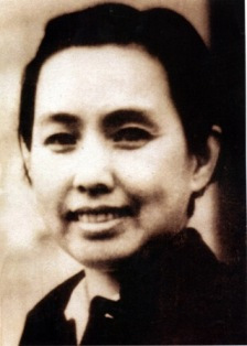 中央电影局表演艺术研究所所长陈波儿 中央电影局表演艺术研究所所长陈波儿