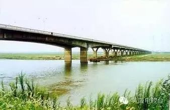 安陆府河大坝(下游) 安陆府河大坝(下游)