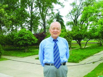 诗人痖弦 诗人痖弦