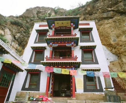 喇嘛洞宗教文化旅游区
