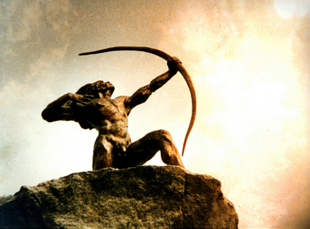 青铜雕塑-后羿 朱惟精创作 青铜雕塑-后羿 朱惟精创作