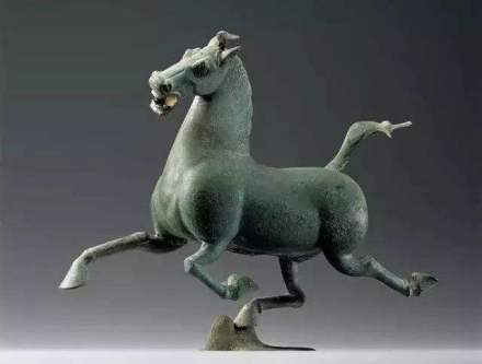 东汉马踏飞燕 东汉马踏飞燕