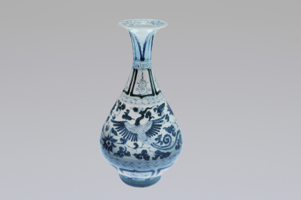 青花凤穿花纹玉壶春瓶 元 青花凤穿花纹玉壶春瓶 元