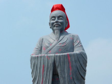 河南尉氏蔡庄的蔡邕塑像 河南尉氏蔡庄的蔡邕塑像