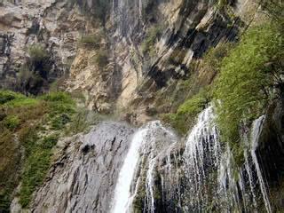 悬天飞瀑 悬天飞瀑
