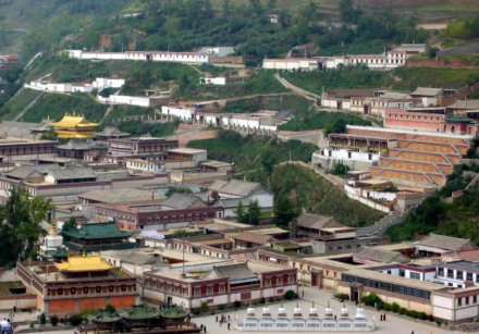 塔尔寺全景
塔尔寺全景