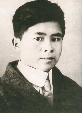 青年时期的任弼时同志 青年时期的任弼时同志
