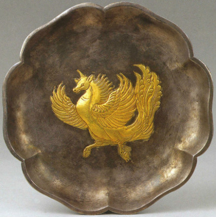 唐·鎏金凤鸟纹六曲银盘