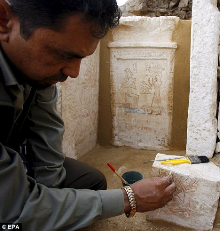 考古学家在工作 考古学家在工作