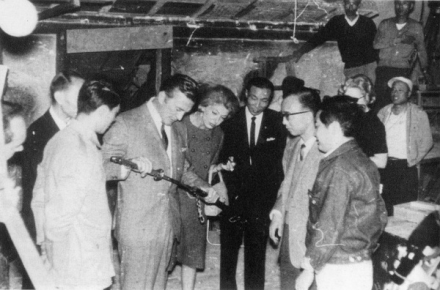 《大地儿女》拍摄现场探访的却德格拉斯夫妇 《大地儿女》拍摄现场探访的却德格拉斯夫妇