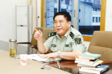 将军作家邓高如评论易白诗集 将军作家邓高如评论易白诗集