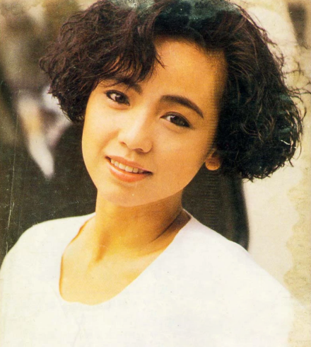 邓萃雯早期照片 邓萃雯早期照片