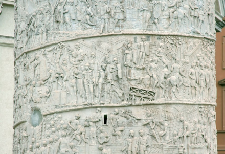 图拉真征服达契亚后树立的纪功碑——“图拉真柱” 图拉真征服达契亚后树立的纪功碑——“图拉真柱”